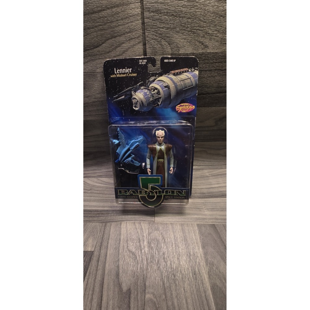 1997 BABYLON 5 COLLECTOR SERIES FIGURES - LENNIER W/ MINBARI CRUISER - VAR # 2
